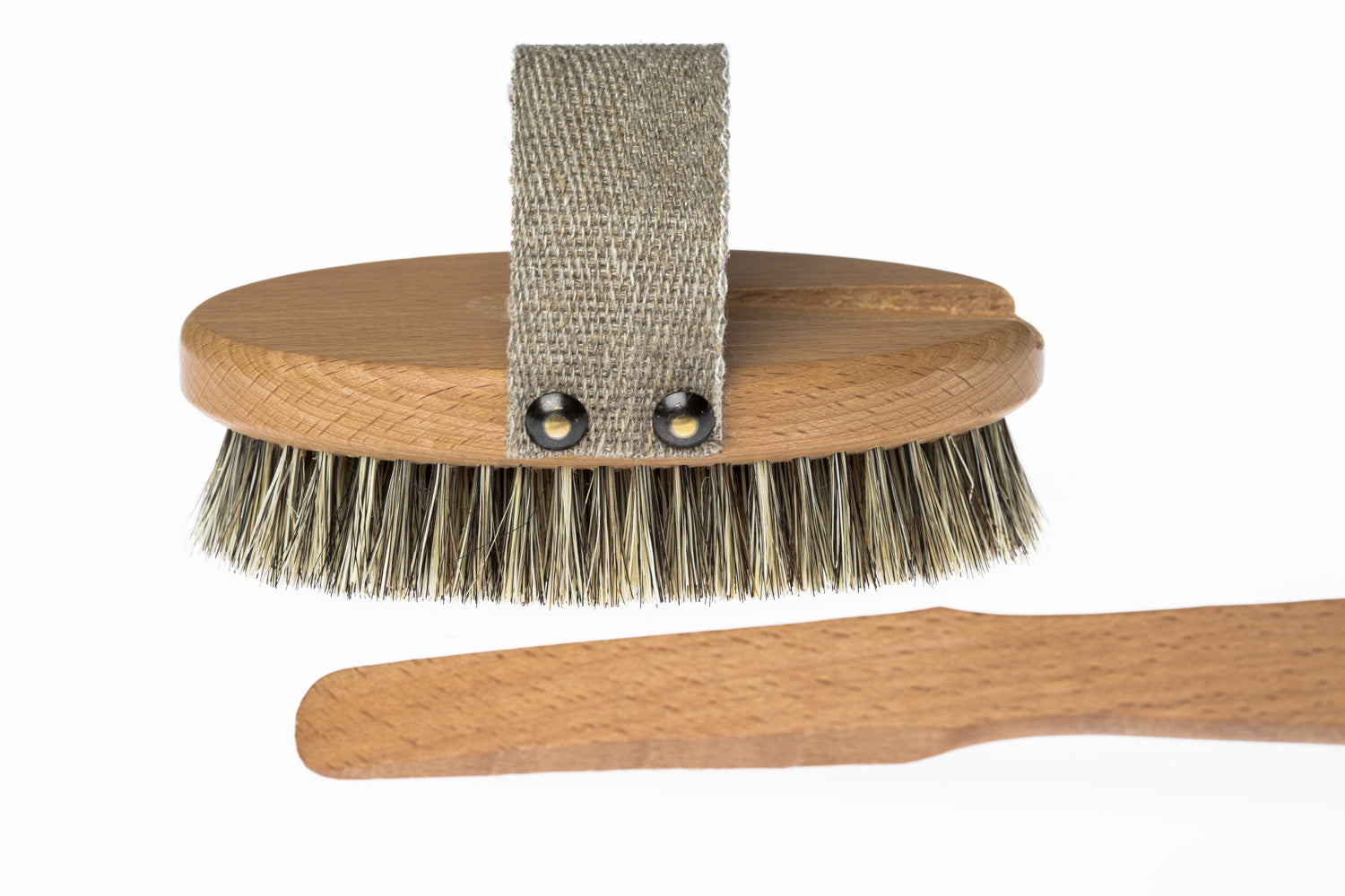 riffi Badebürste mit abnehmbarem Stiel aus geöltem Buchenholz und Naturborsten – ergonomisches Design mit Baumwoll-Handschlaufe für flexible Körperpflege